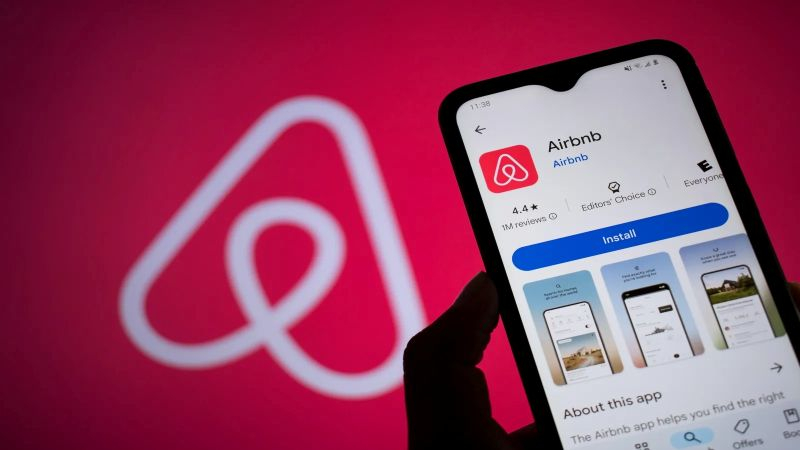 
												Airbnb увеличил выручку, но предупредил о замедлении спроса
											